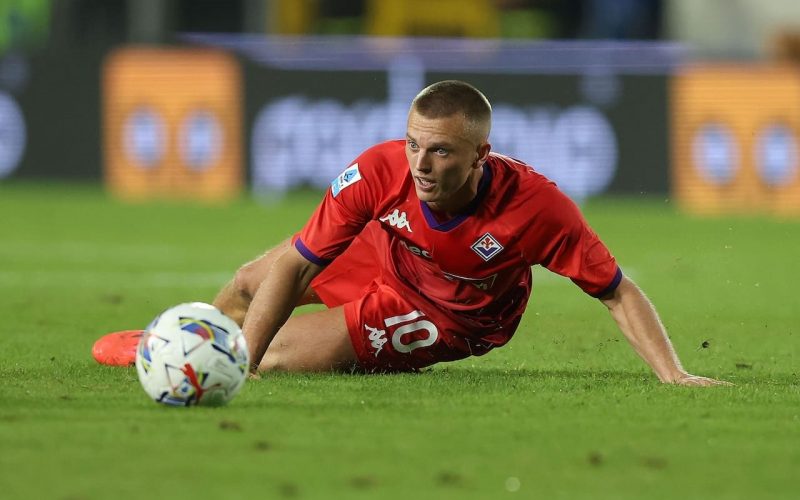 ❓ Fiorentina, Gudmundsson neanche in panchina: ecco il motivo