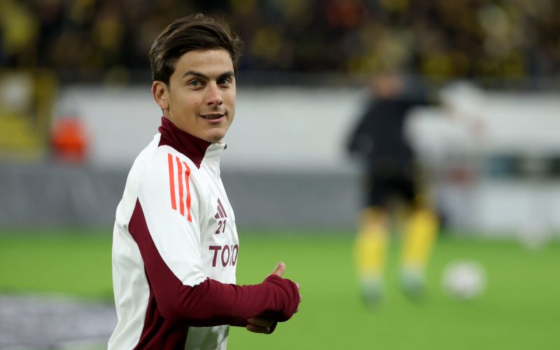 🚨 Problemi al ginocchio per Dybala! La “Joya” esce al 38′ di Porto-Roma