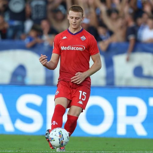 ✅ Le formazioni ufficiali di Fiorentina-Genoa: Gudmundsson e Cornet dal 1′, la scelta su Comuzzo
