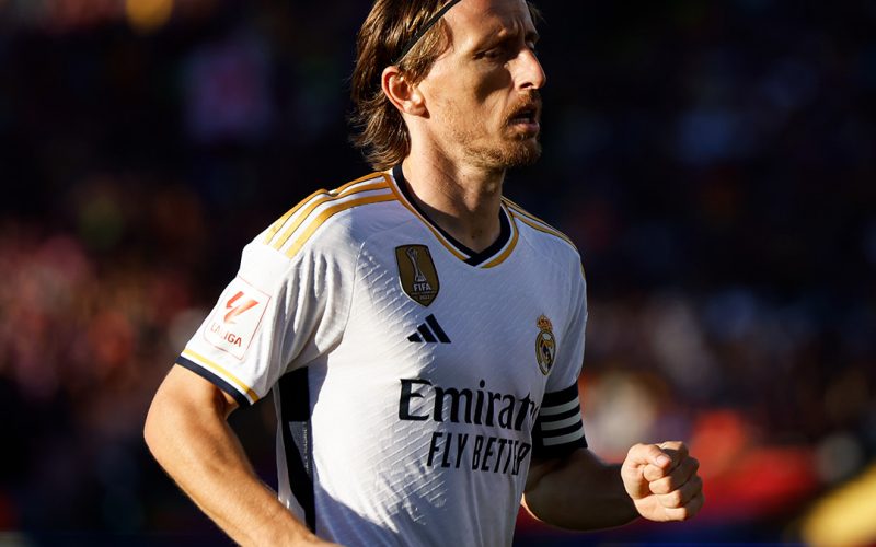 💰 Modric vicino al rinnovo con il Real, ma l’ingaggio sarà ridotto: le ultime