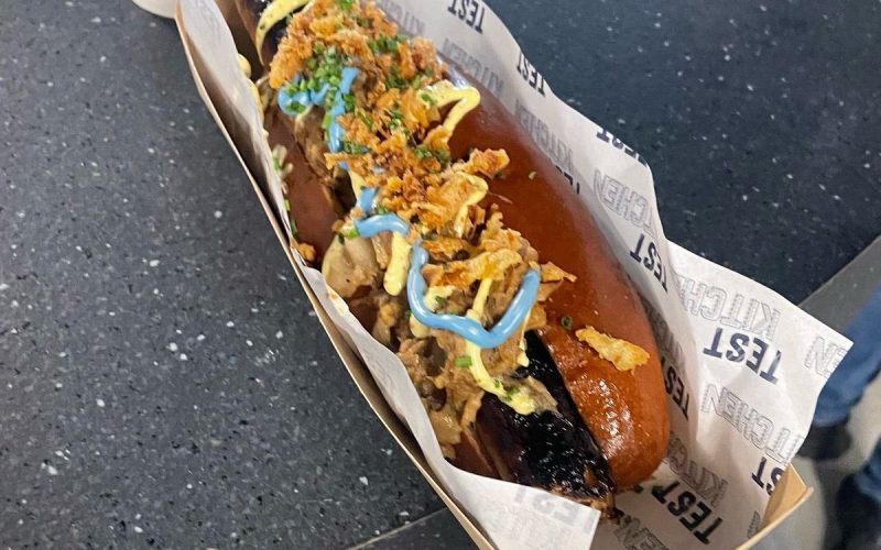 📸 L’incredibile trovata dell’Everton: abolito il rosso del Liverpool, nel nuovo stadio anche il ketchup sarà… blu! 😂
