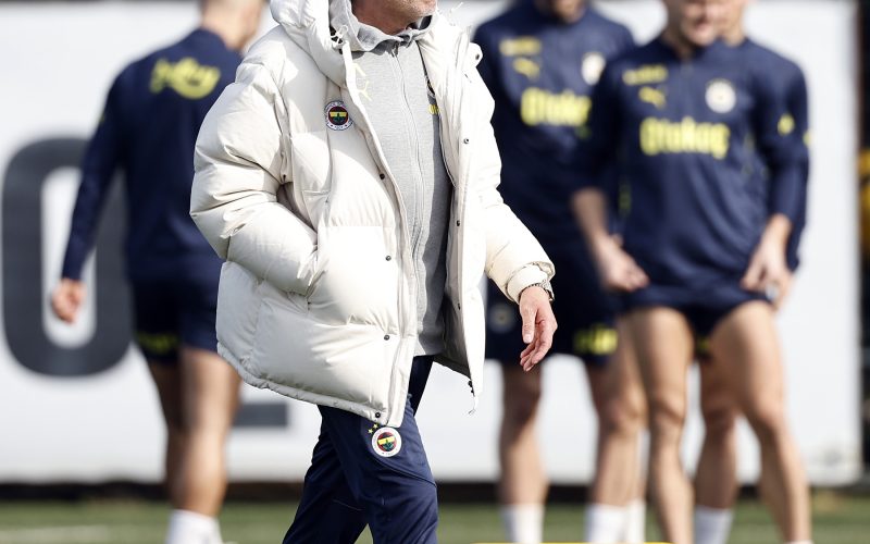 ⚔️ Fenerbahce, guerra interna tra Mourinho e Saint-Maximin: la situazione