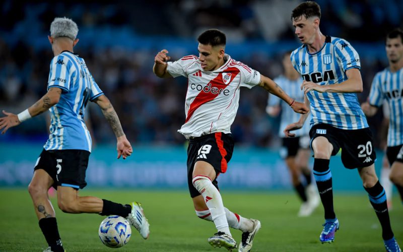 👀 Lazio, piace Echeverri del Manchester City: il ragazzo avvistato vicino Formello