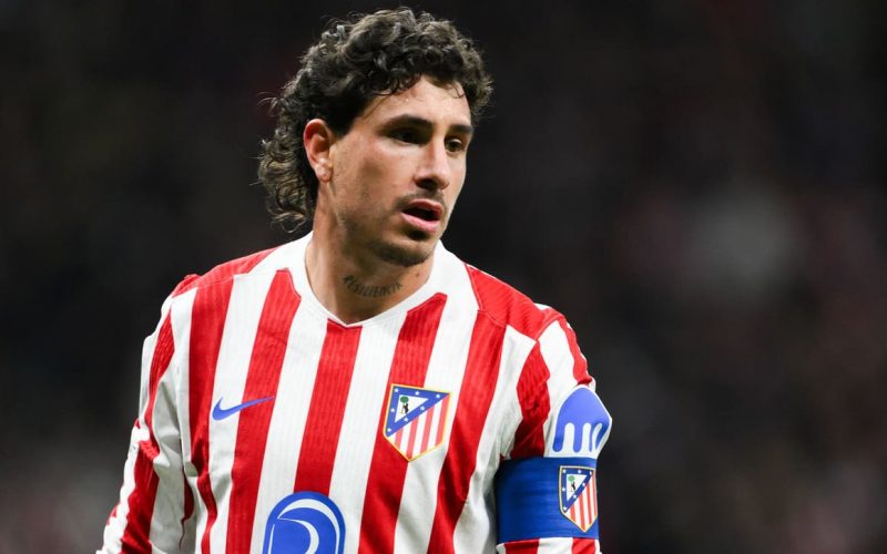 👀 Milan, si cerca anche un difensore: contatti per Aké, difficile Gimenez. Il punto