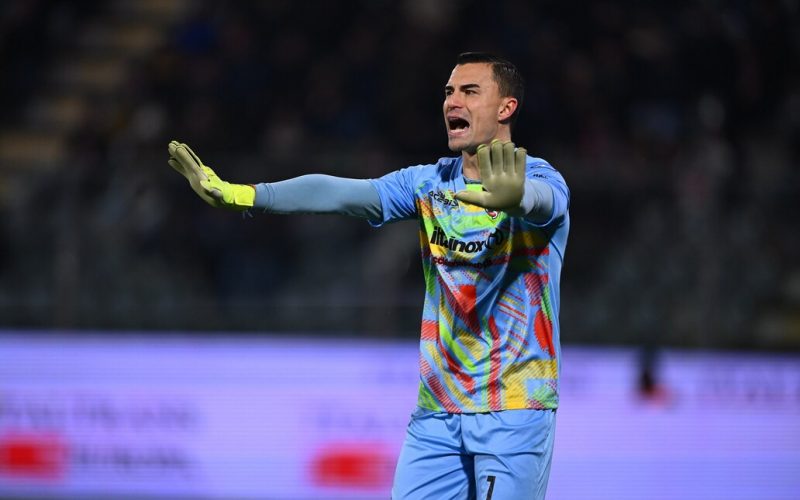 😂 Disavventura da ridere per Audero: la Cremonese lo dimentica allo stadio. L’episodio