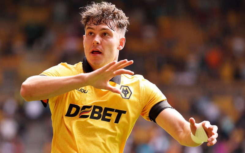 Premier FOLLE! Wolves quasi retrocessi… ma con le tasche piene: Strand-Larsen al Palace per cifre 🤯