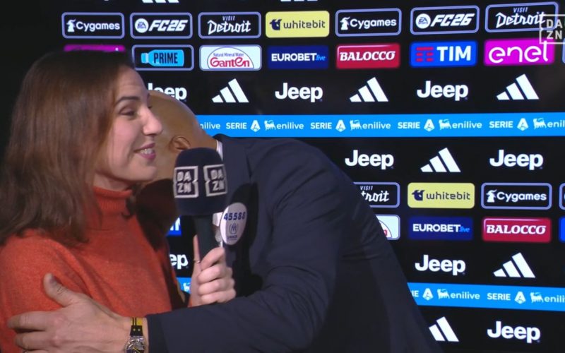 💥 Spalletti SHOW: “Rigore Cabal? Ecco cosa penso…” Poi 💋 alla giornalista: “Questo è contatto?”